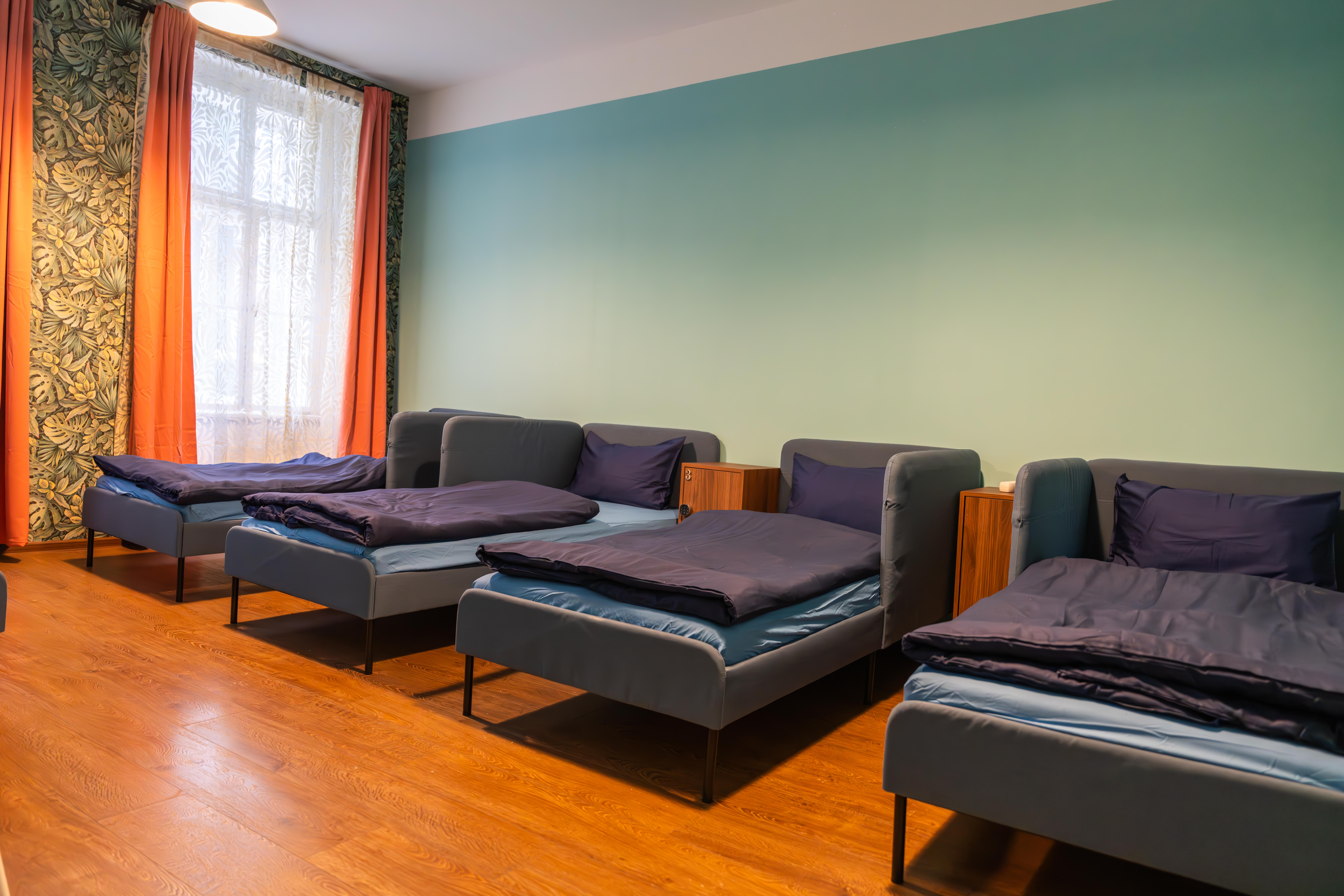 5-bed dorm